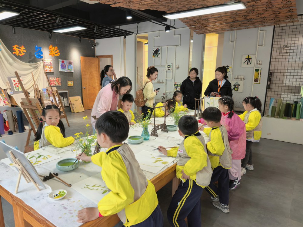 34F82435ECD70912352AE4E076D9EF17