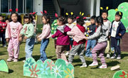 【幼儿活动】邂逅春日旋律，乐享草坪音乐会——中班年级组活动